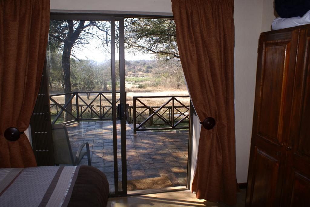 Kruger River Holiday Home Marloth Park Ruang foto